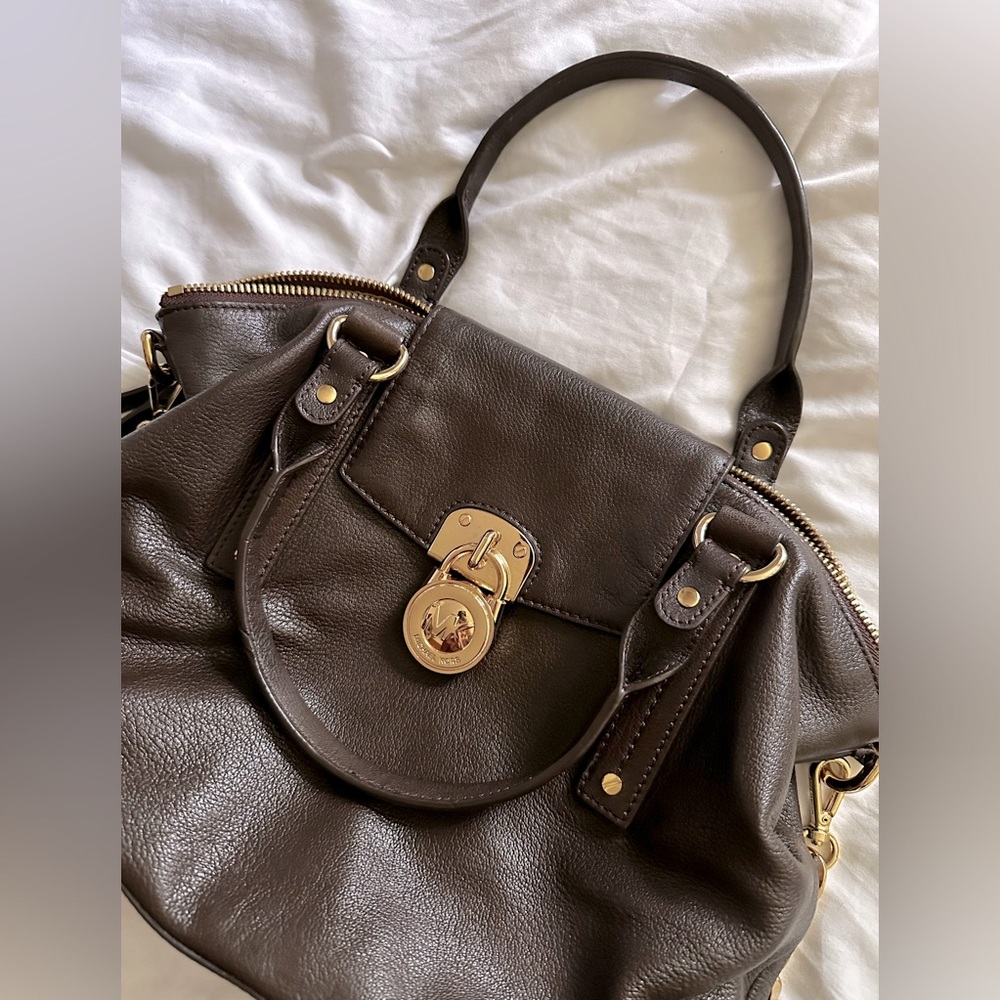 Brown leather Michael Kors locket purse